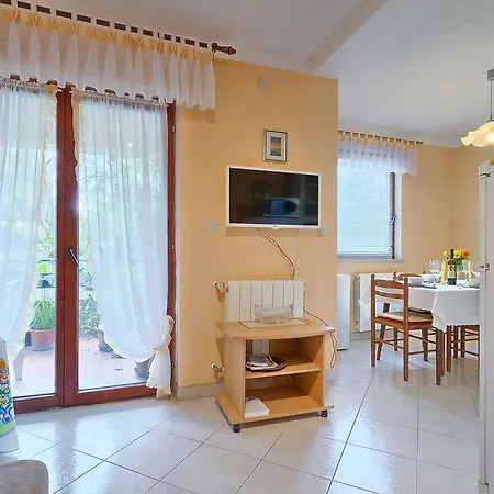 아파트 Valoda Nedeščina