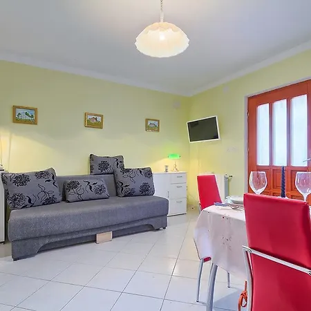 Valoda Apartment *