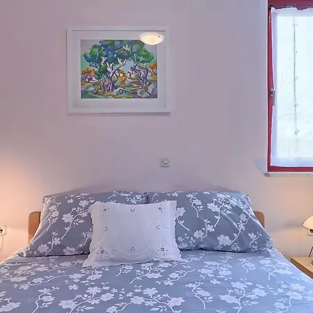 Valoda Apartment *