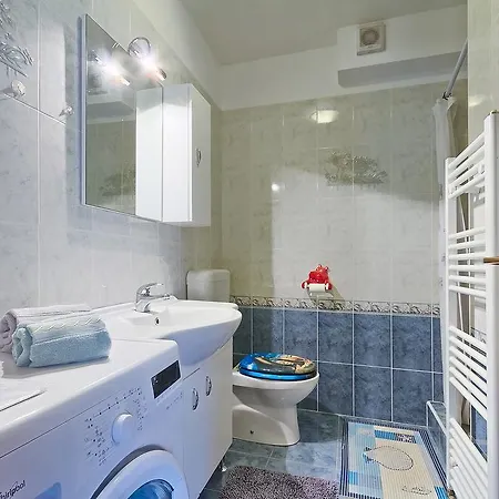 Valoda Apartment Nedescina