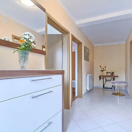 Valoda Apartment *